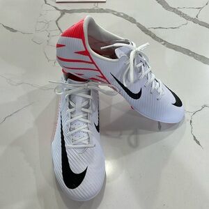 NWOT Nike Men's Mercurial Vapor 15 Academy